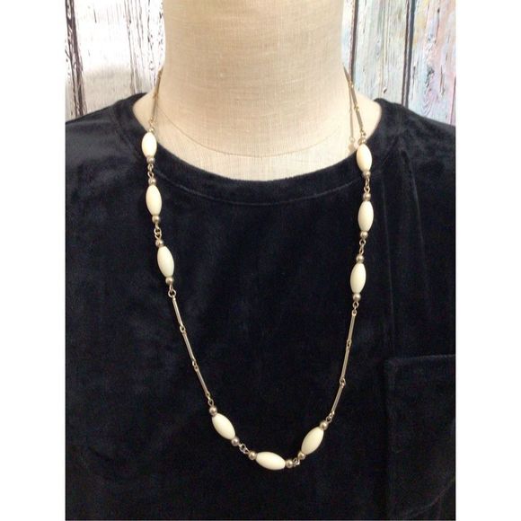 Vintage Sarah Coventry Necklace 27” Gold Cream Beaded Necklace 🍁🍂 - Picture 5 of 11